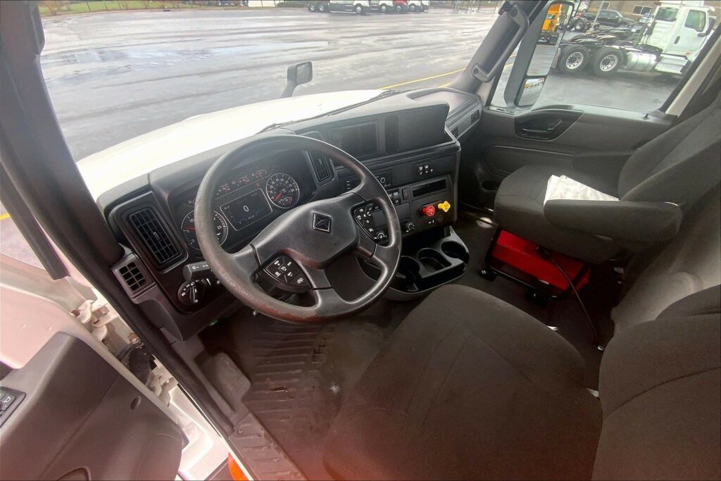 2021 CUM LT625 6×4 Day Cab