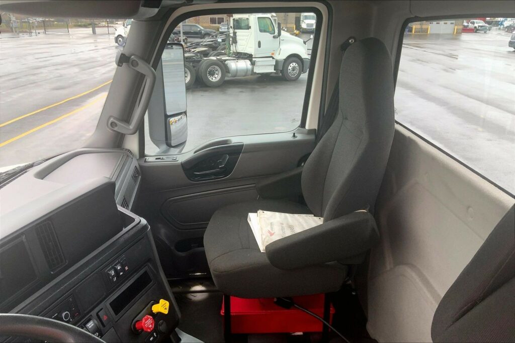 2021 CUM LT625 6×4 Day Cab