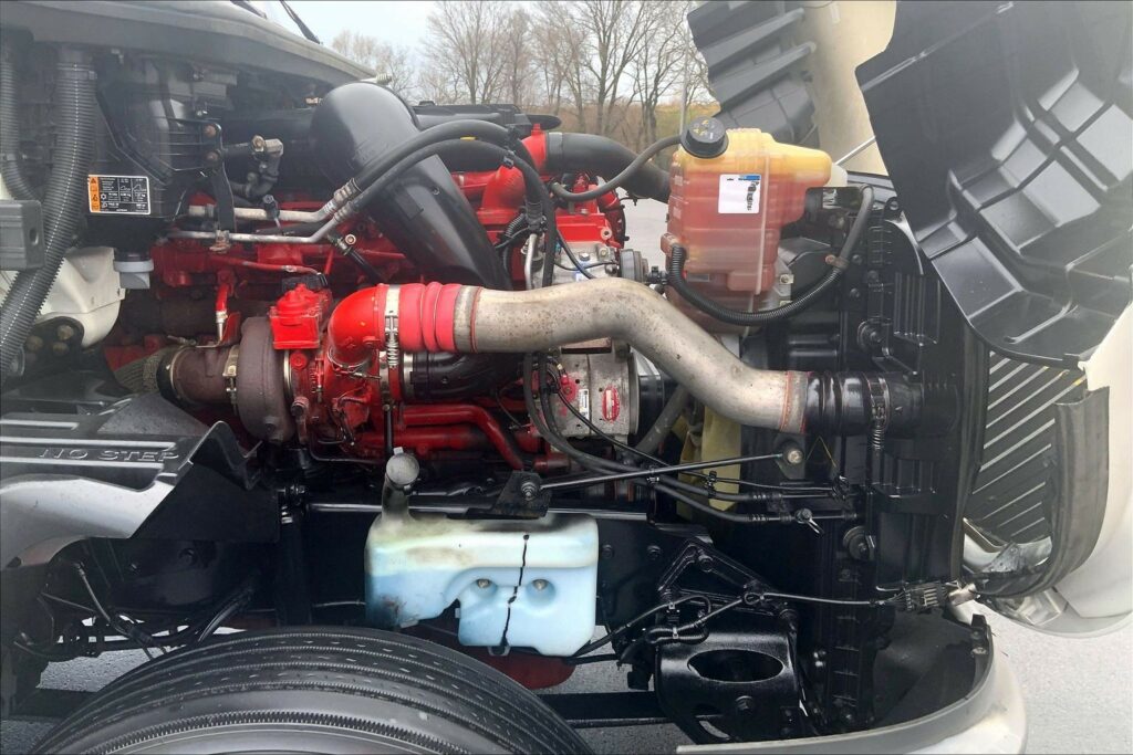 2021 CUM LT625 6×4 Day Cab