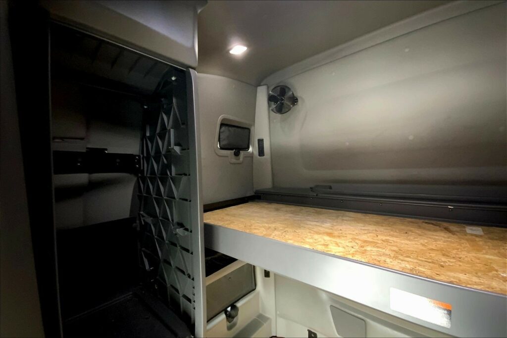 2022 CUM LT625 6×4 Sleeper