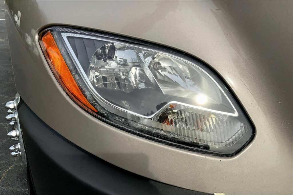 2022 CUM LT625 6×4 Sleeper