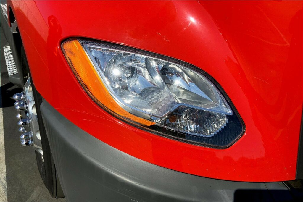 2023 CUM LT625 6X4 Sleeper