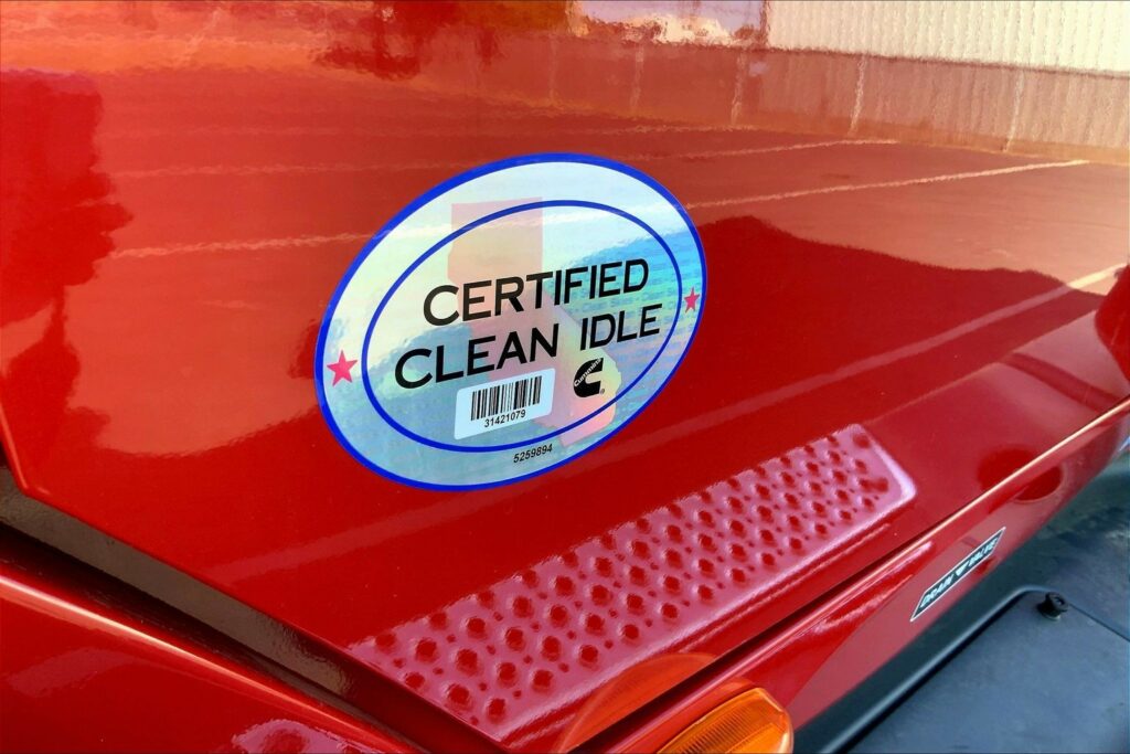 2023 CUM LT625 6X4 Sleeper