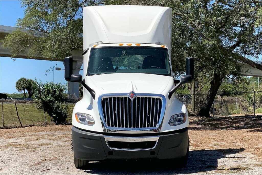 2022 CUM LT625 6×4 Day Cab
