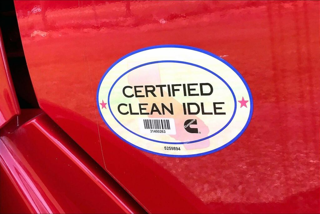 2023 CUM LT625 6X4 Sleeper