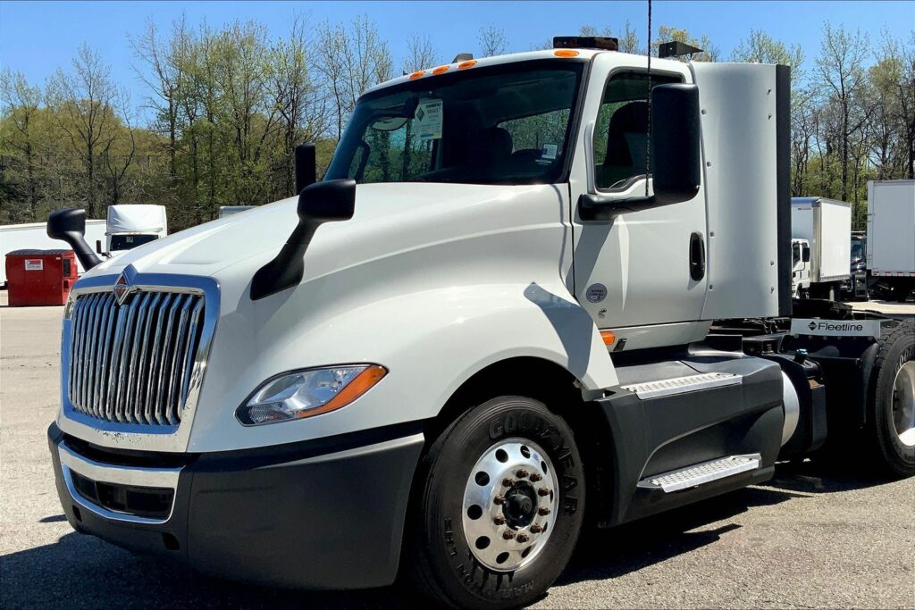 2020 CUM LT625 6×4 Day Cab