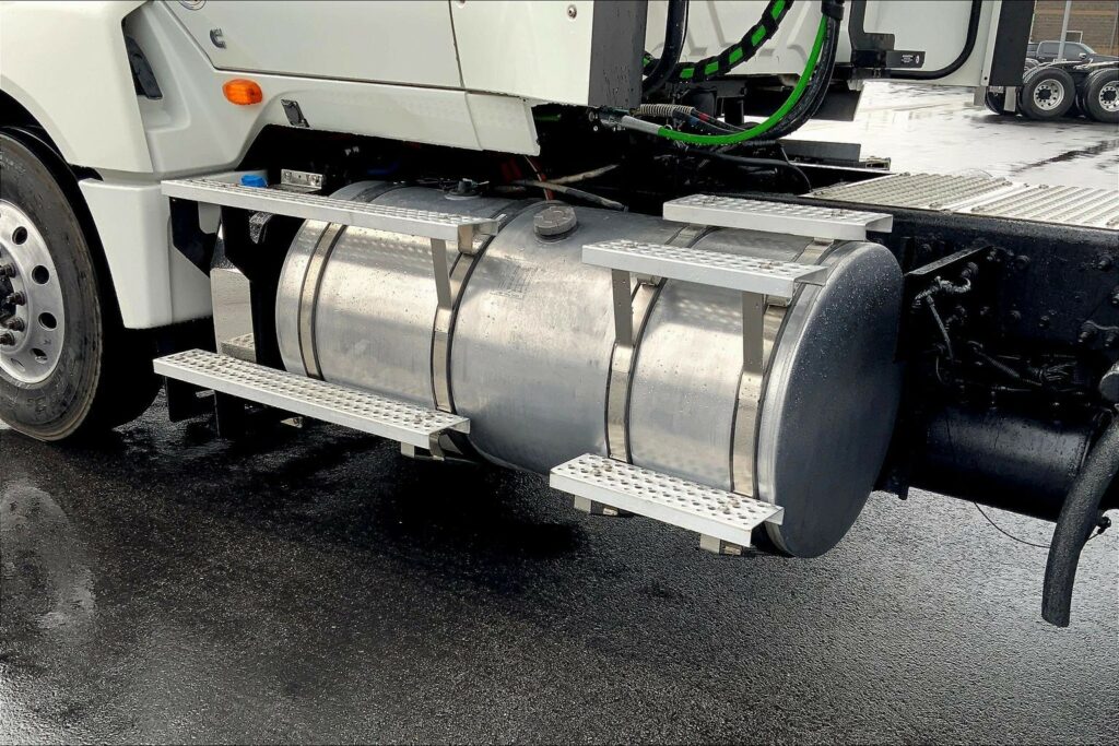 2020 CUM LT625 6×4 Day Cab