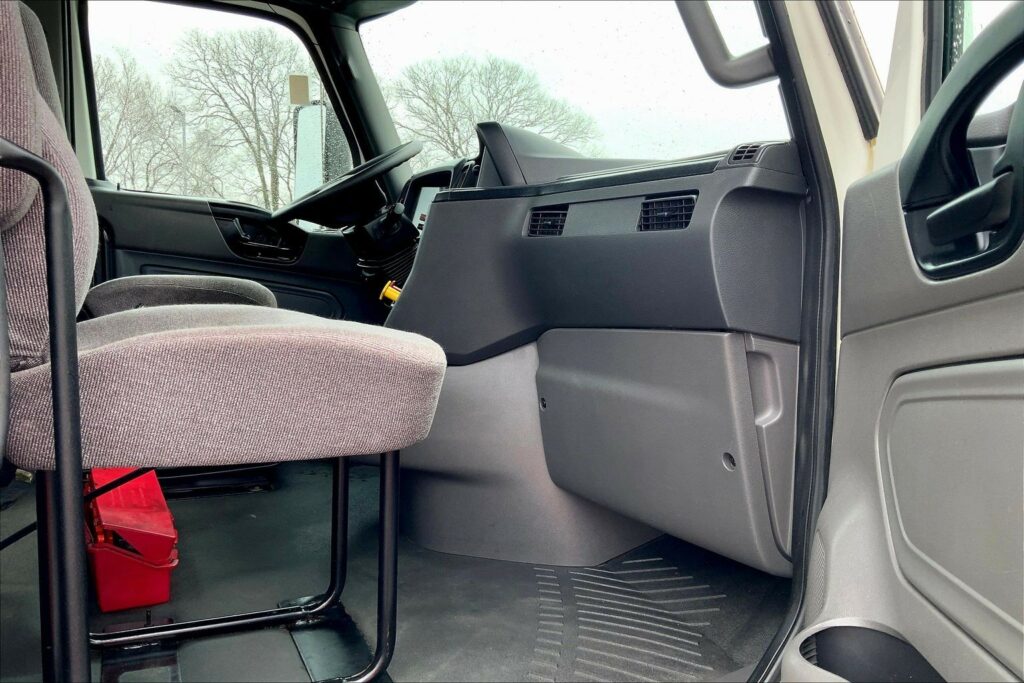 2020 CUM LT625 6×4 Day Cab