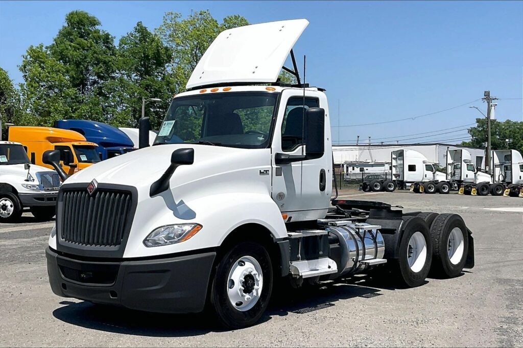 2021 CUM LT625 6×4 Day Cab