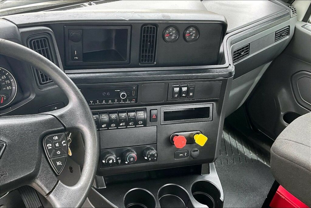 2021 CUM LT625 6×4 Day Cab