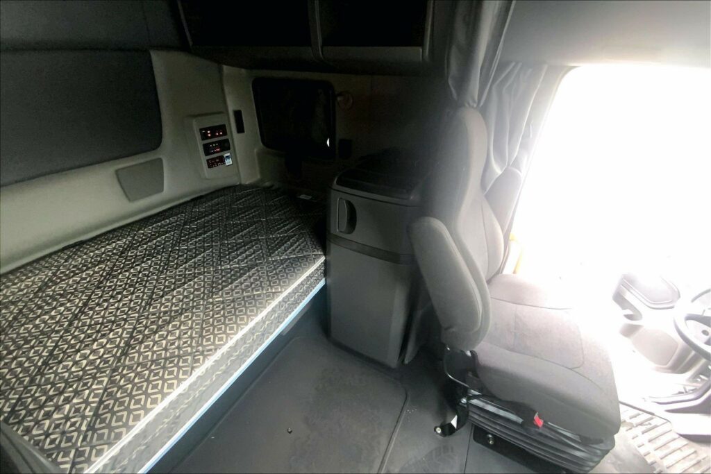 2026 INT LT625 6X4 Sleeper