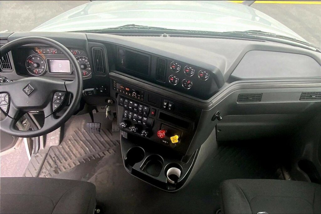 2026 INT LT625 6X4 Sleeper