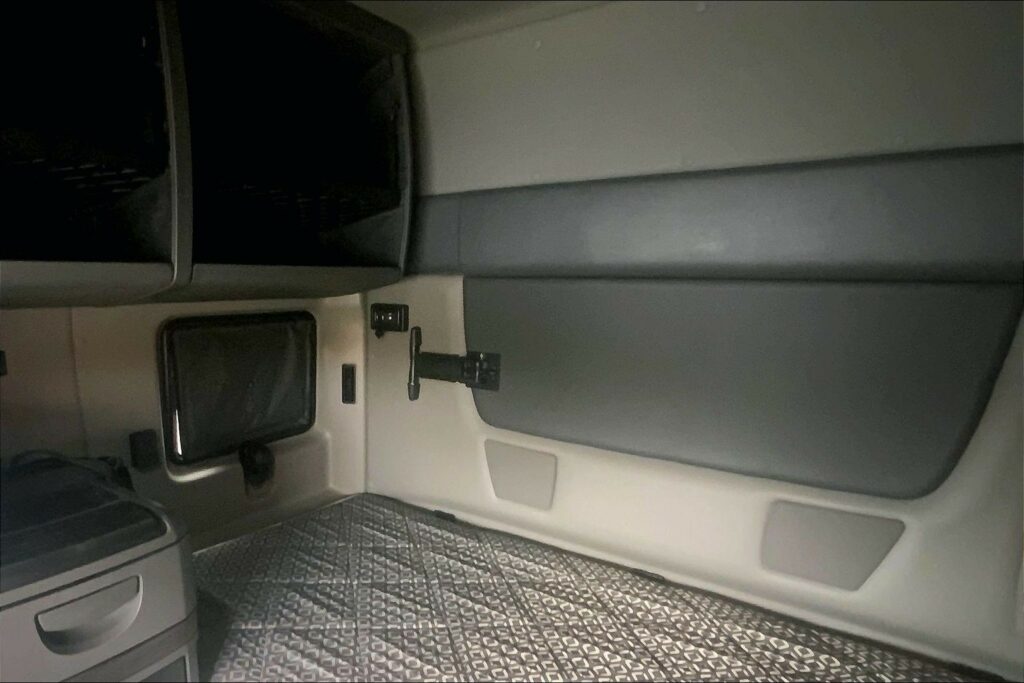 2026 INT LT625 6X4 Sleeper