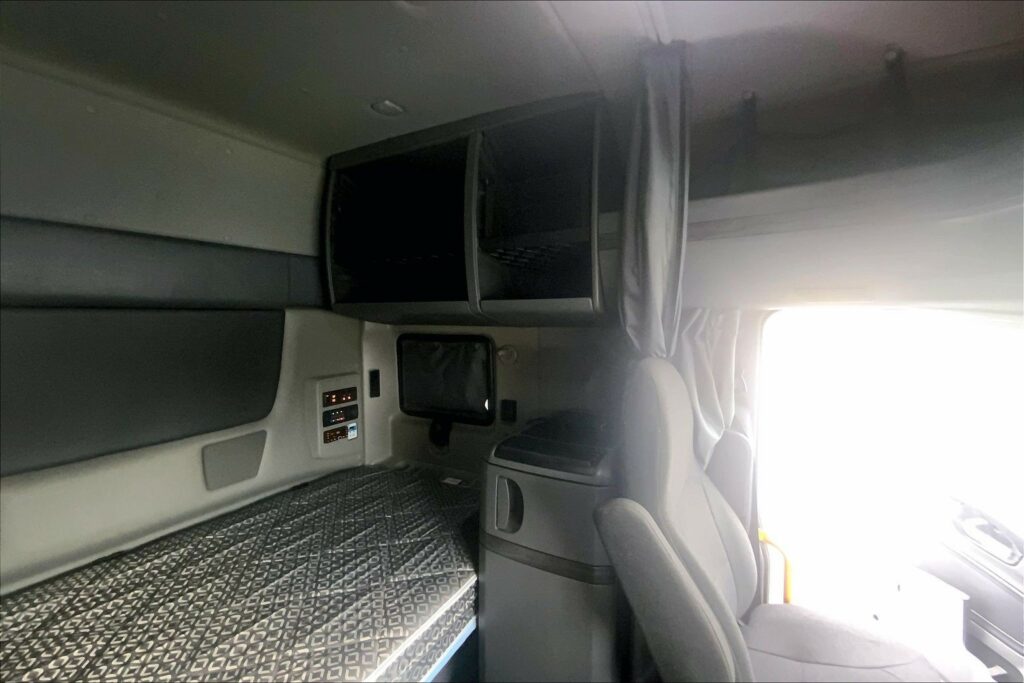 2026 INT LT625 6X4 Sleeper