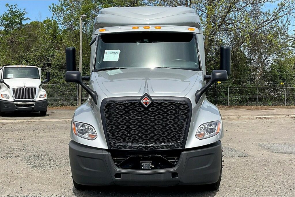 2026 INT LT625 6X4 Sleeper