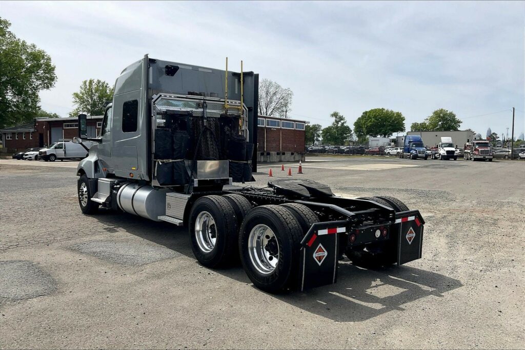 2026 INT LT625 6X4 Sleeper