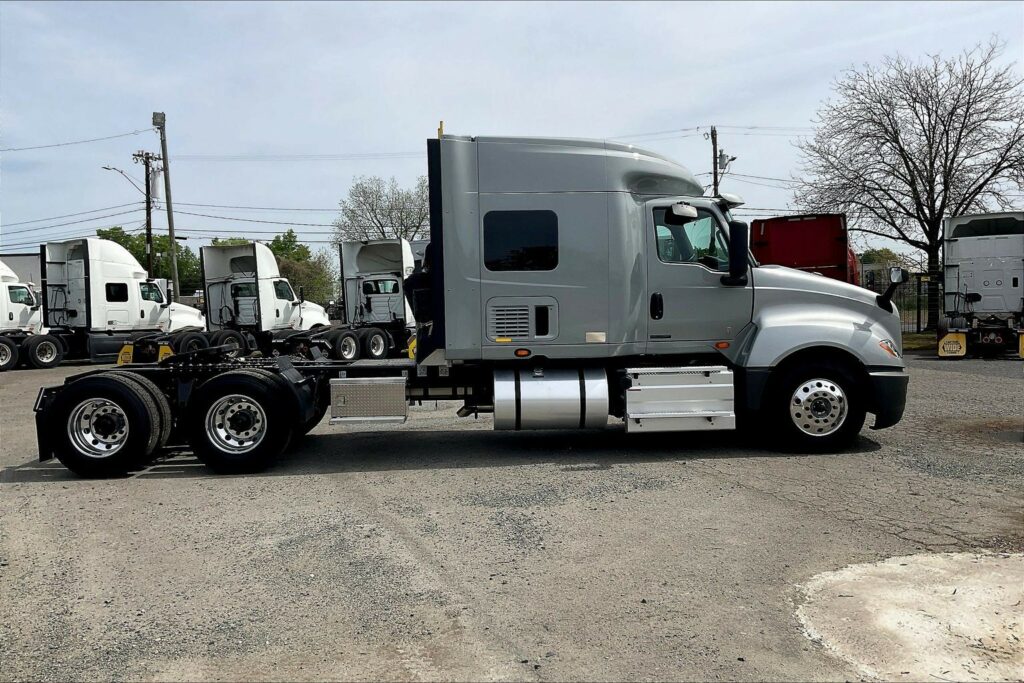 2026 INT LT625 6X4 Sleeper