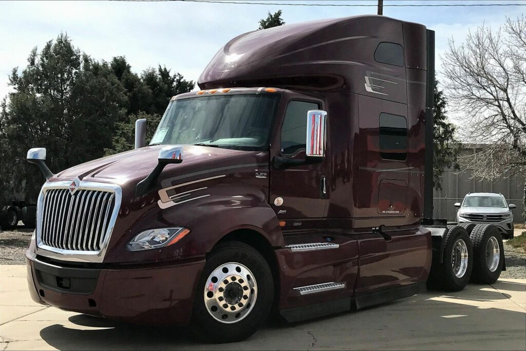 2022 INT LT625 6×4 Sleeper
