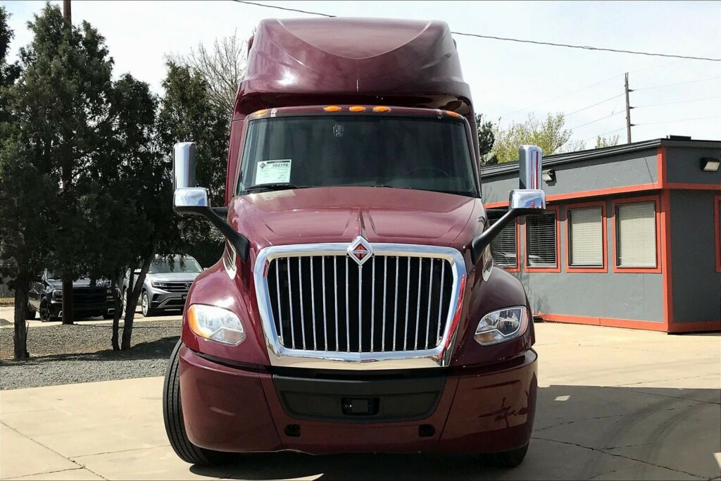 2022 INT LT625 6×4 Sleeper
