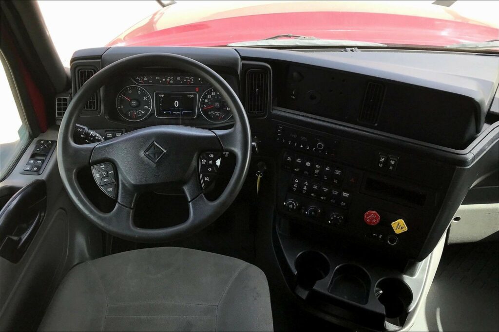 2022 INT LT625 6×4 Sleeper