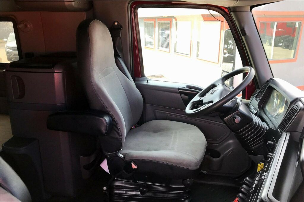 2022 INT LT625 6×4 Sleeper