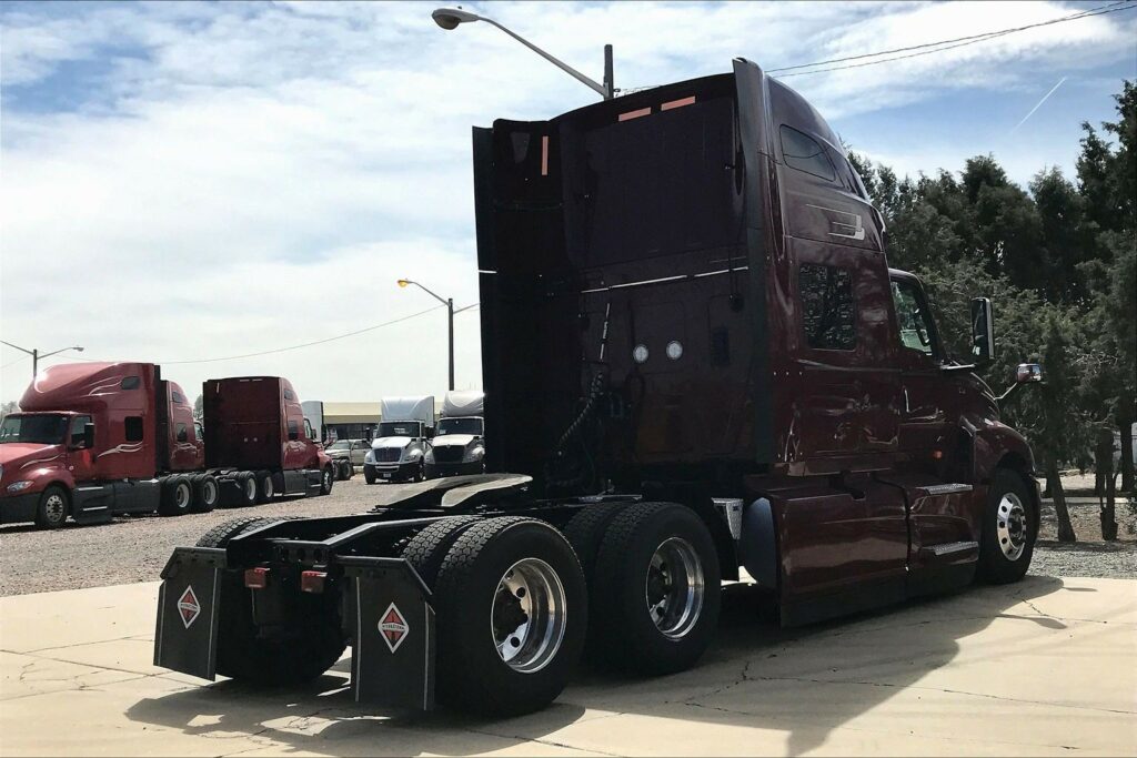 2022 INT LT625 6×4 Sleeper