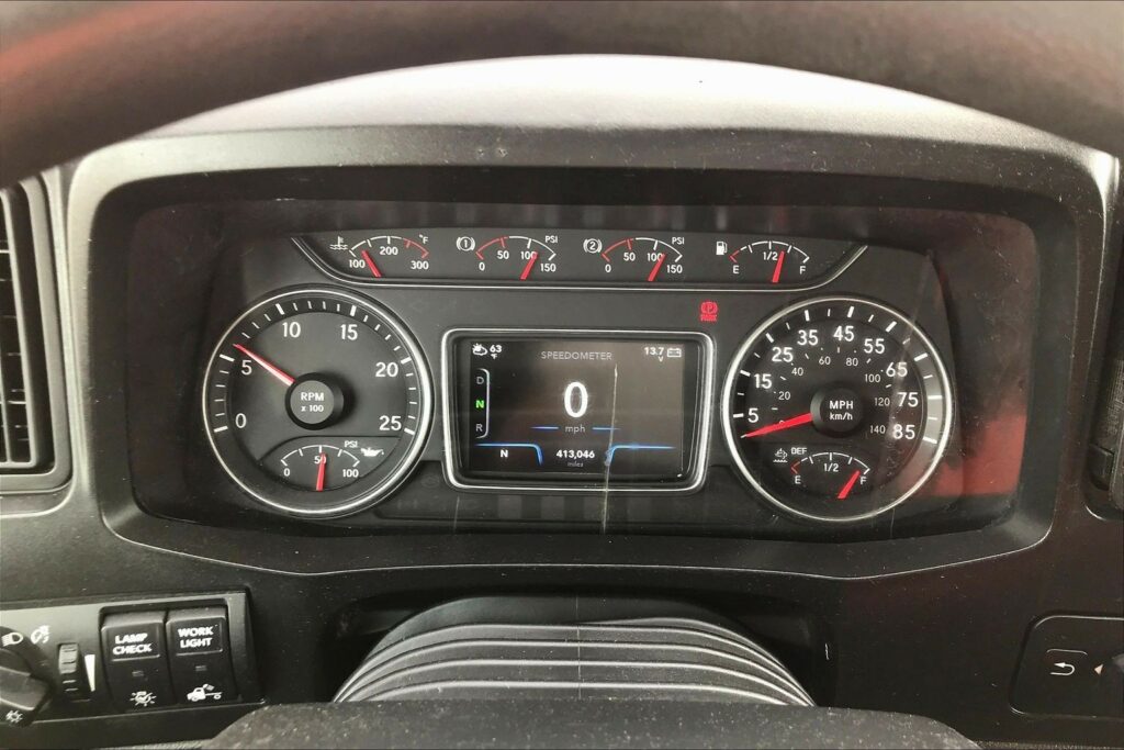 2022 INT LT625 6×4 Sleeper