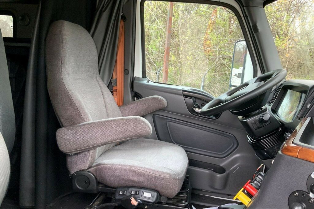 2020 INT LT625 6×4 Sleeper