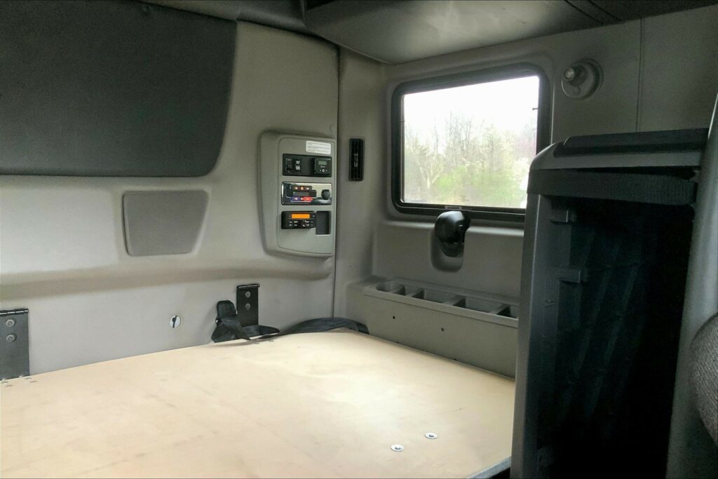 2020 INT LT625 6×4 Sleeper