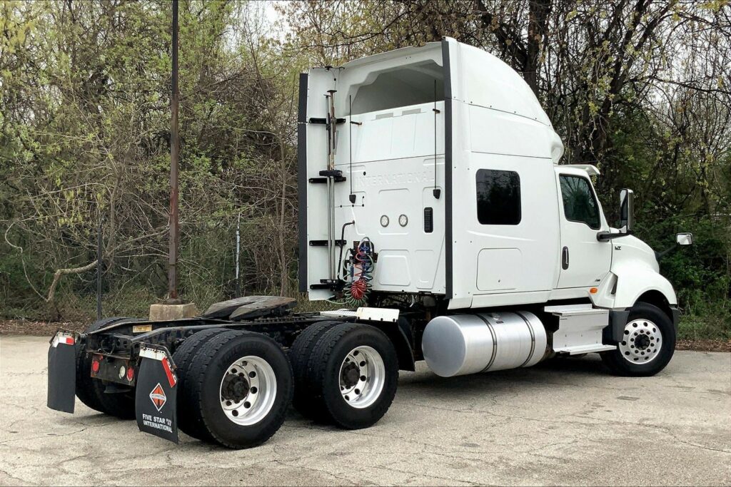 2020 INT LT625 6×4 Sleeper