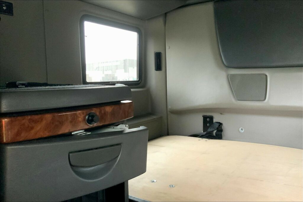 2020 INT LT625 6×4 Sleeper