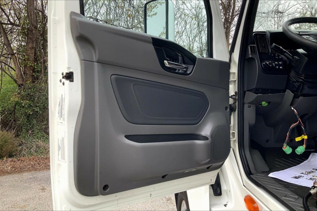 2020 INT LT625 6×4 Sleeper