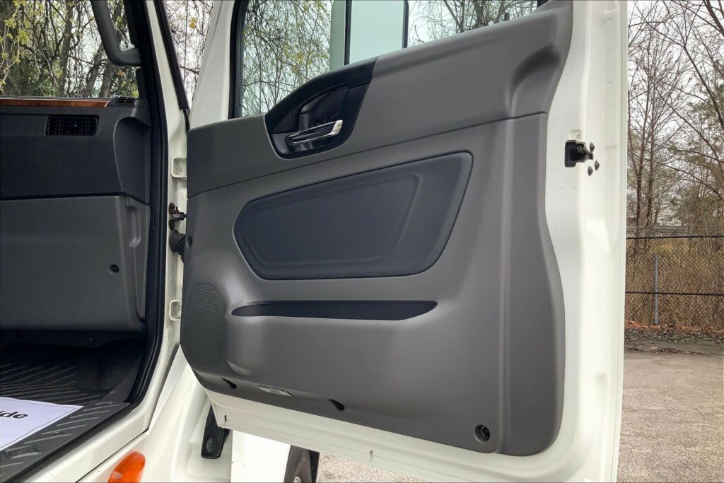 2020 INT LT625 6×4 Sleeper