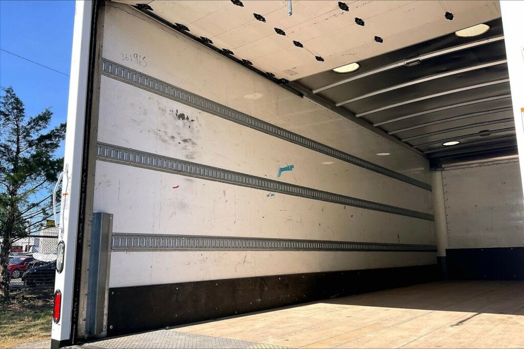 2021 CUM MV607 Medium Conventional
