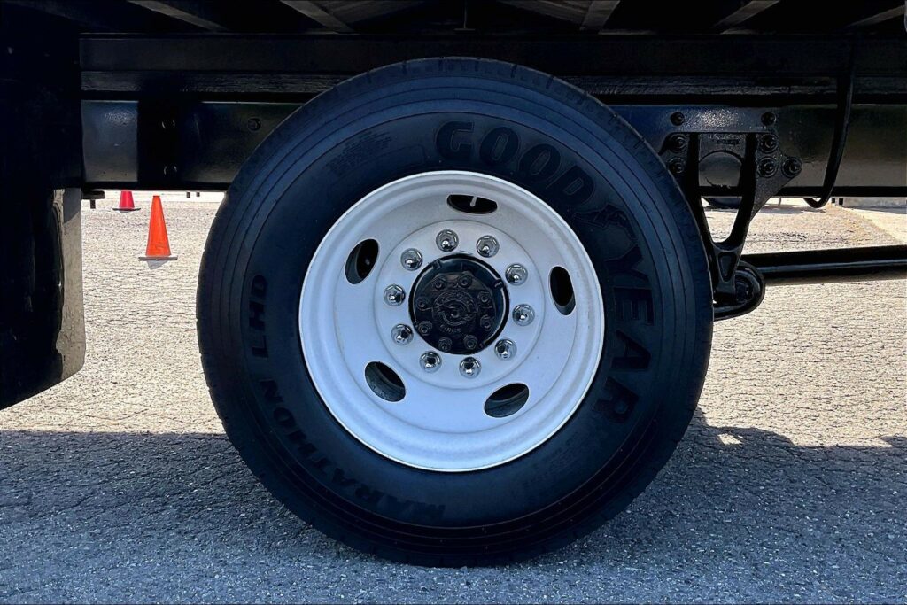 2021 CUM MV607 Medium Conventional