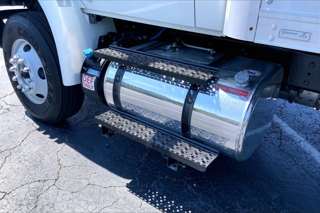 2021 CUM MV607 Medium Conventional