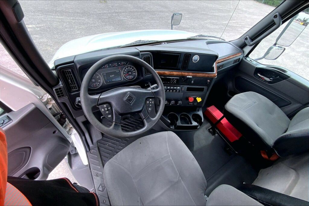 2020 INT RH613 6×4 Day Cab