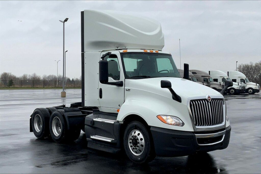 2021 CUM LT625 6×4 Day Cab