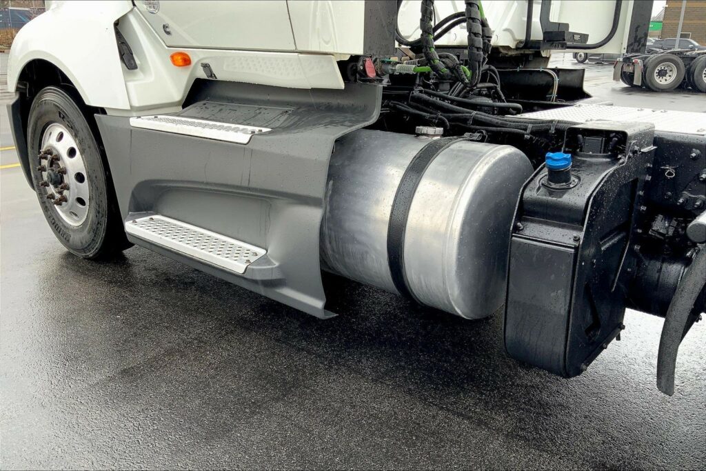 2021 CUM LT625 6×4 Day Cab