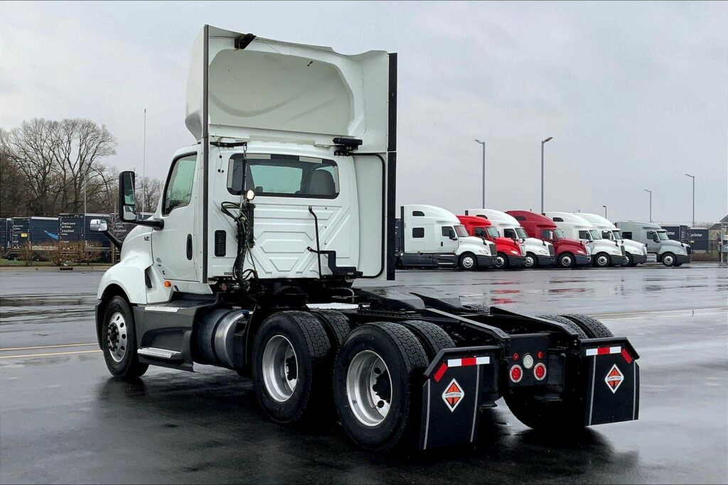 2021 CUM LT625 6×4 Day Cab