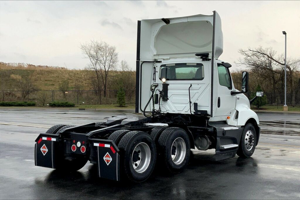 2021 CUM LT625 6×4 Day Cab
