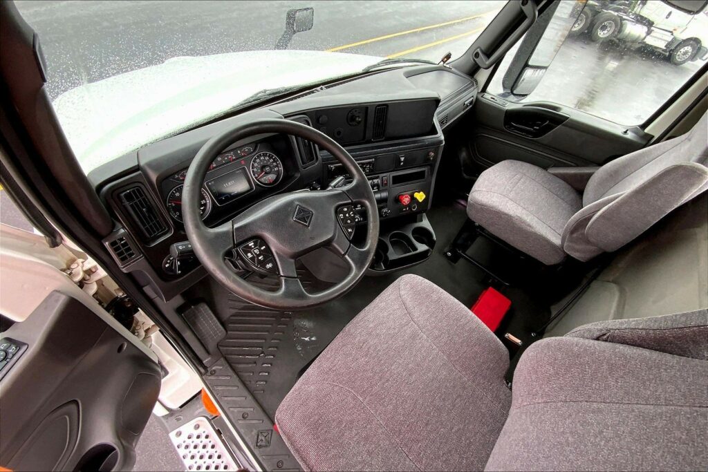 2021 CUM LT625 6×4 Day Cab