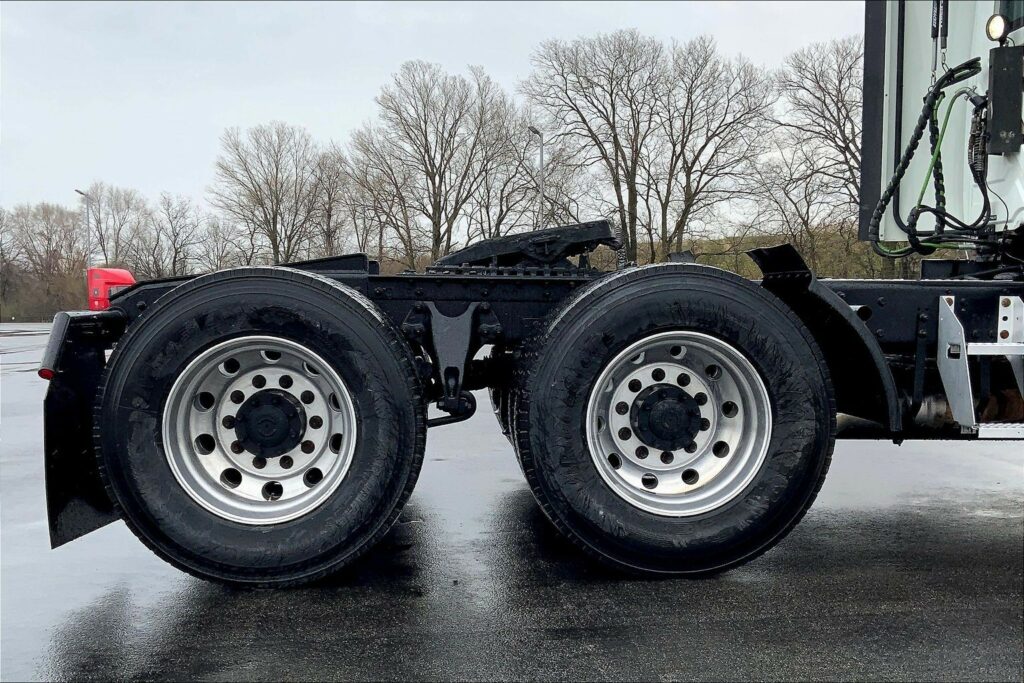 2021 CUM LT625 6×4 Day Cab