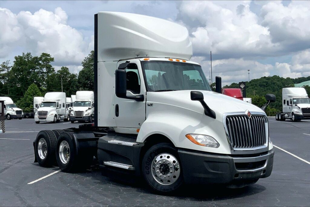 2021 CUM LT625 6×4 Day Cab