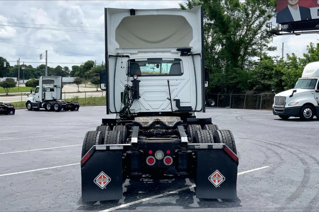 2021 CUM LT625 6×4 Day Cab