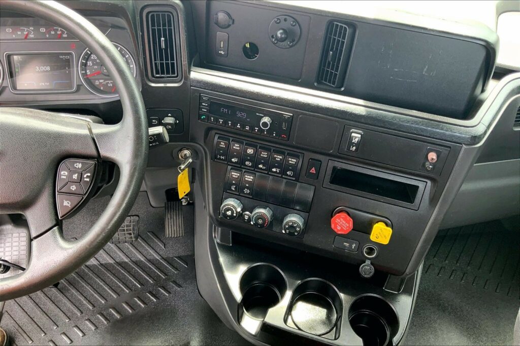 2021 CUM LT625 6×4 Day Cab