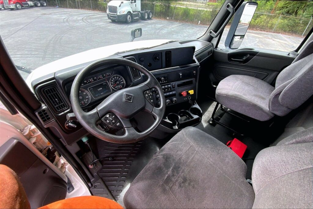 2021 CUM LT625 6×4 Day Cab