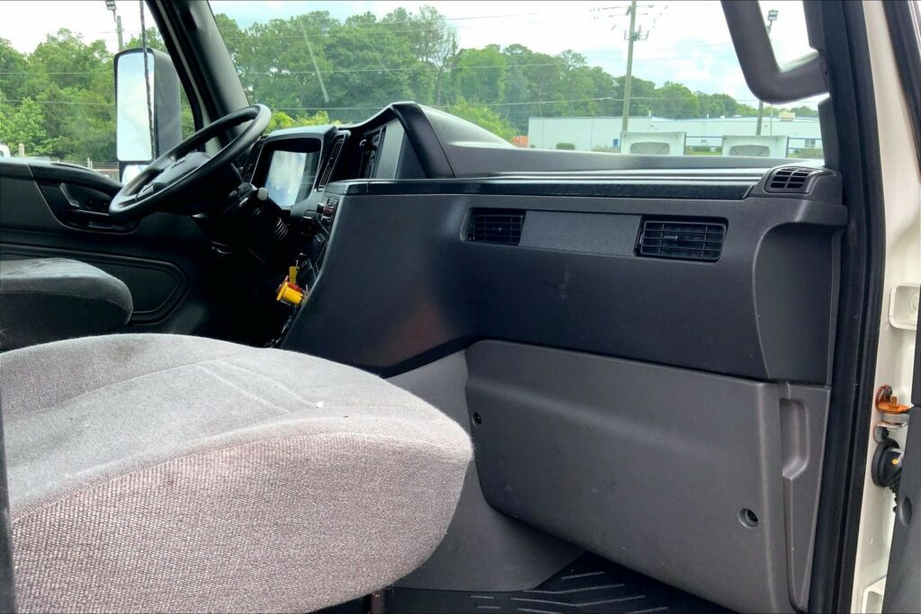 2021 CUM LT625 6×4 Day Cab