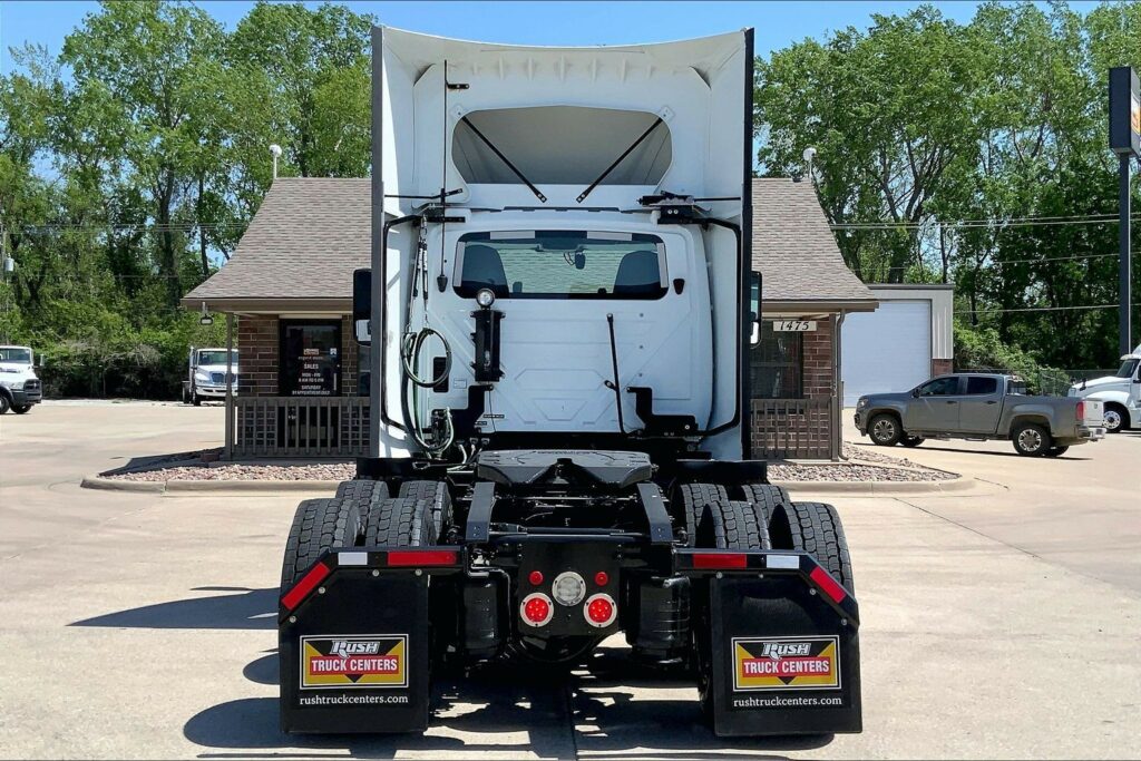 2022 CUM LT625 6×4 Day Cab
