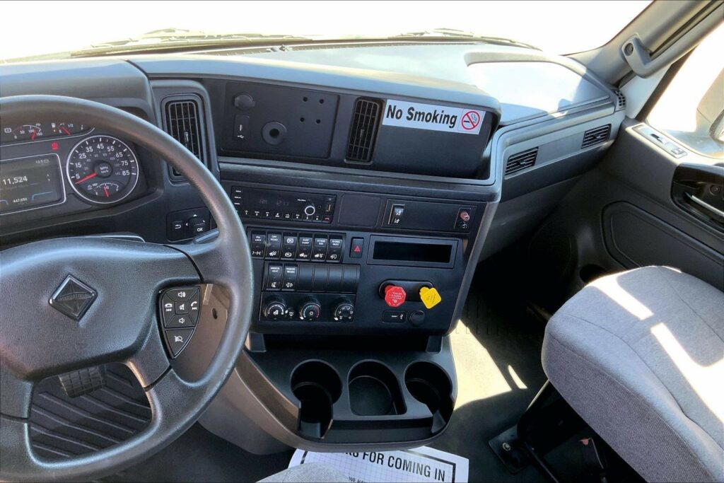 2022 CUM LT625 6×4 Day Cab